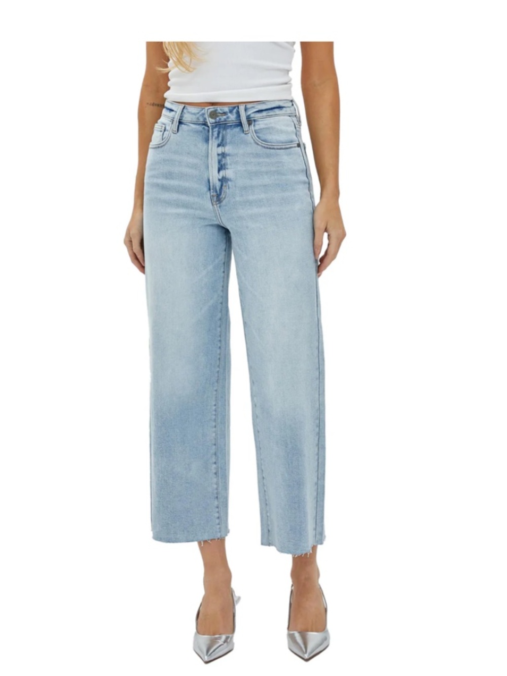 Hidden Cropped Wide-Leg Jean in Light Wash - Size 26 - Picture 1 of 7